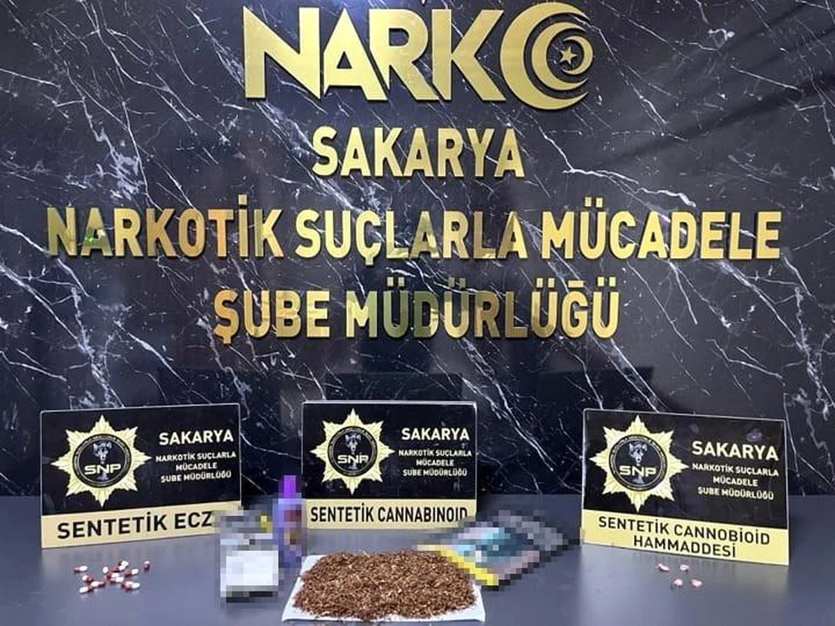 Sakarya'da zehir tacirlerine operasyon: 3 tutuklama