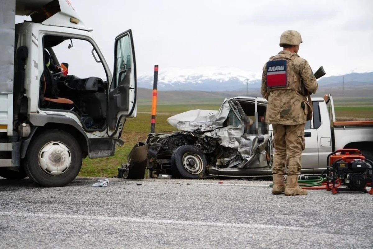 Erzurum'da jandarma bölgesinde bir ayda 16 kişi trafik kazalarında yaralandı