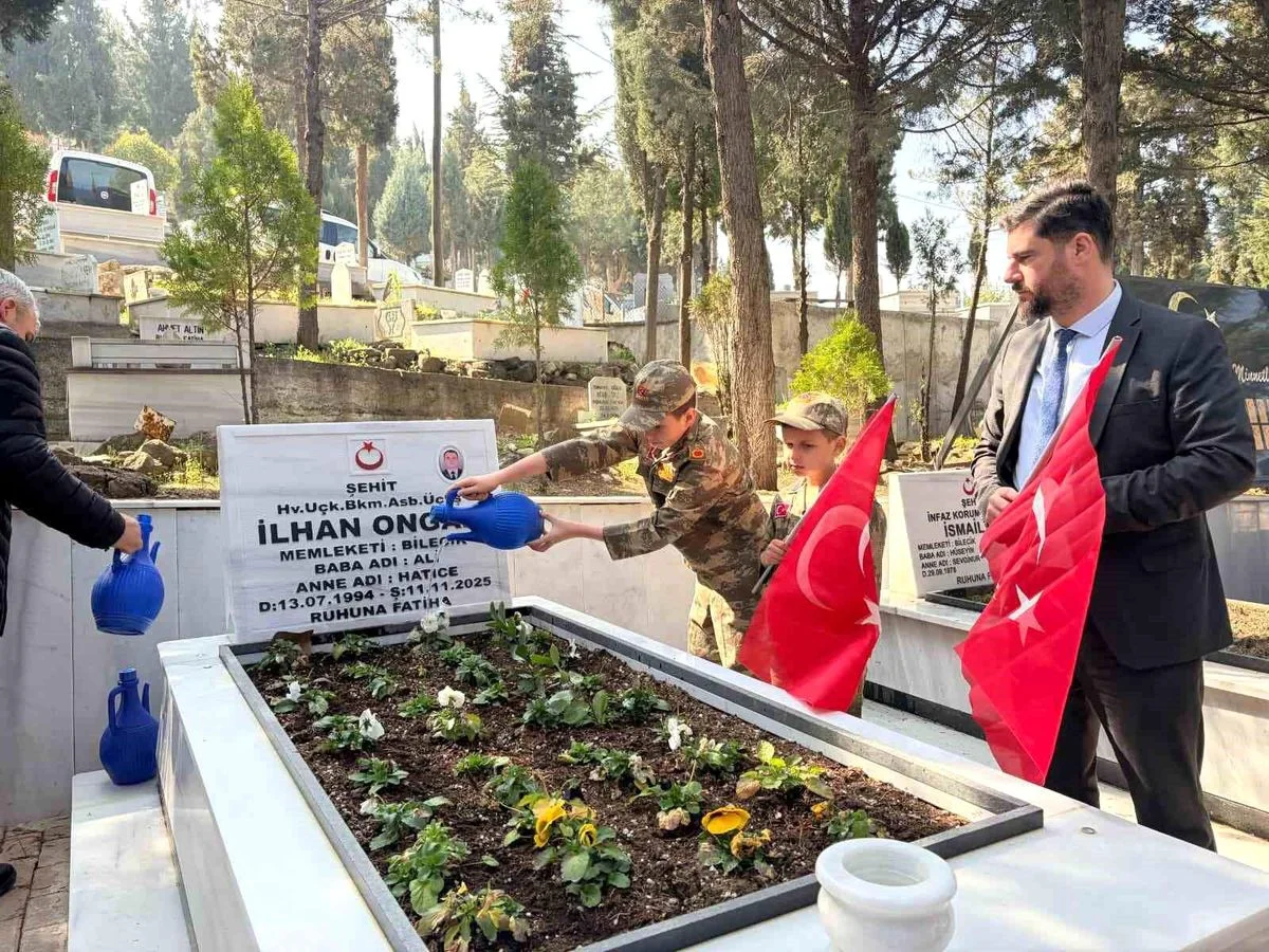 Şehit Mezarlıklarına Temizlik Seferberliği