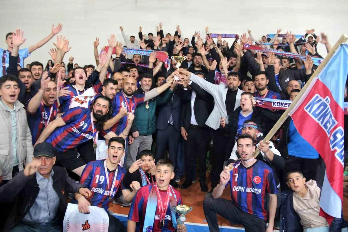 Eskil'de voleybol turnuvasının şampiyonu Kökezspor oldu