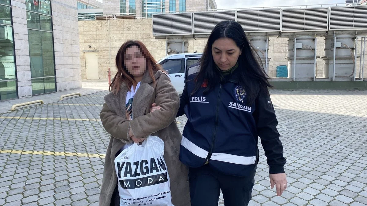 Eski Sevgilinin Kız Arkadaşını Bıçakla Yaraladı