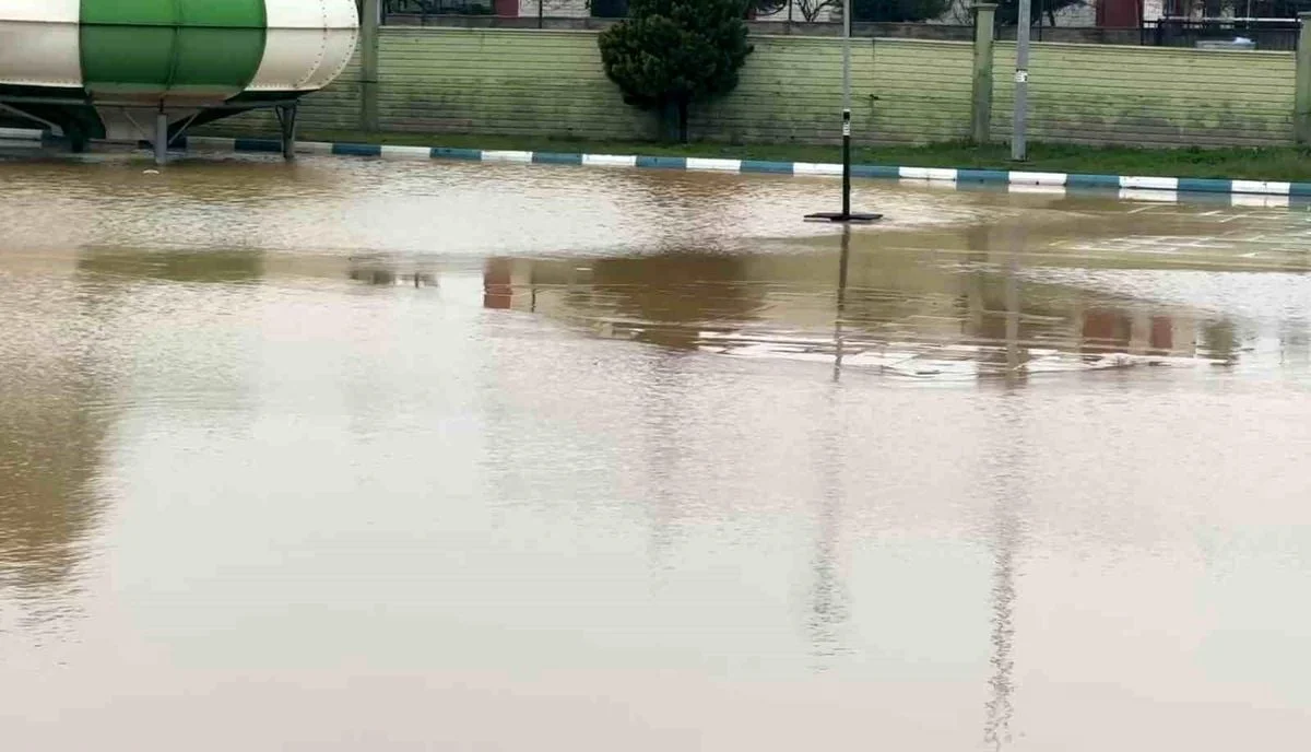 Şanlıurfa kırsalında sel hayatı felç etti