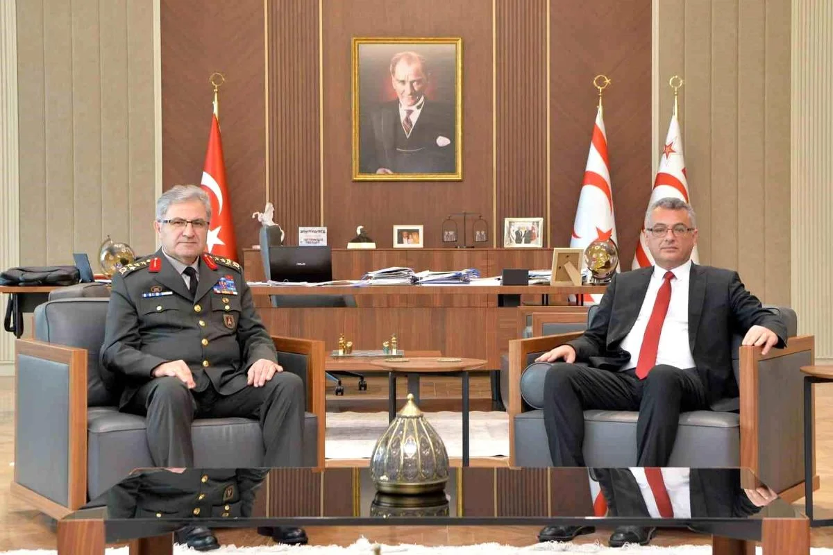KKTC Cumhurbaşkanı Erhürman, Kara Kuvvetleri Komutanı Orgeneral Tokel ile görüştü